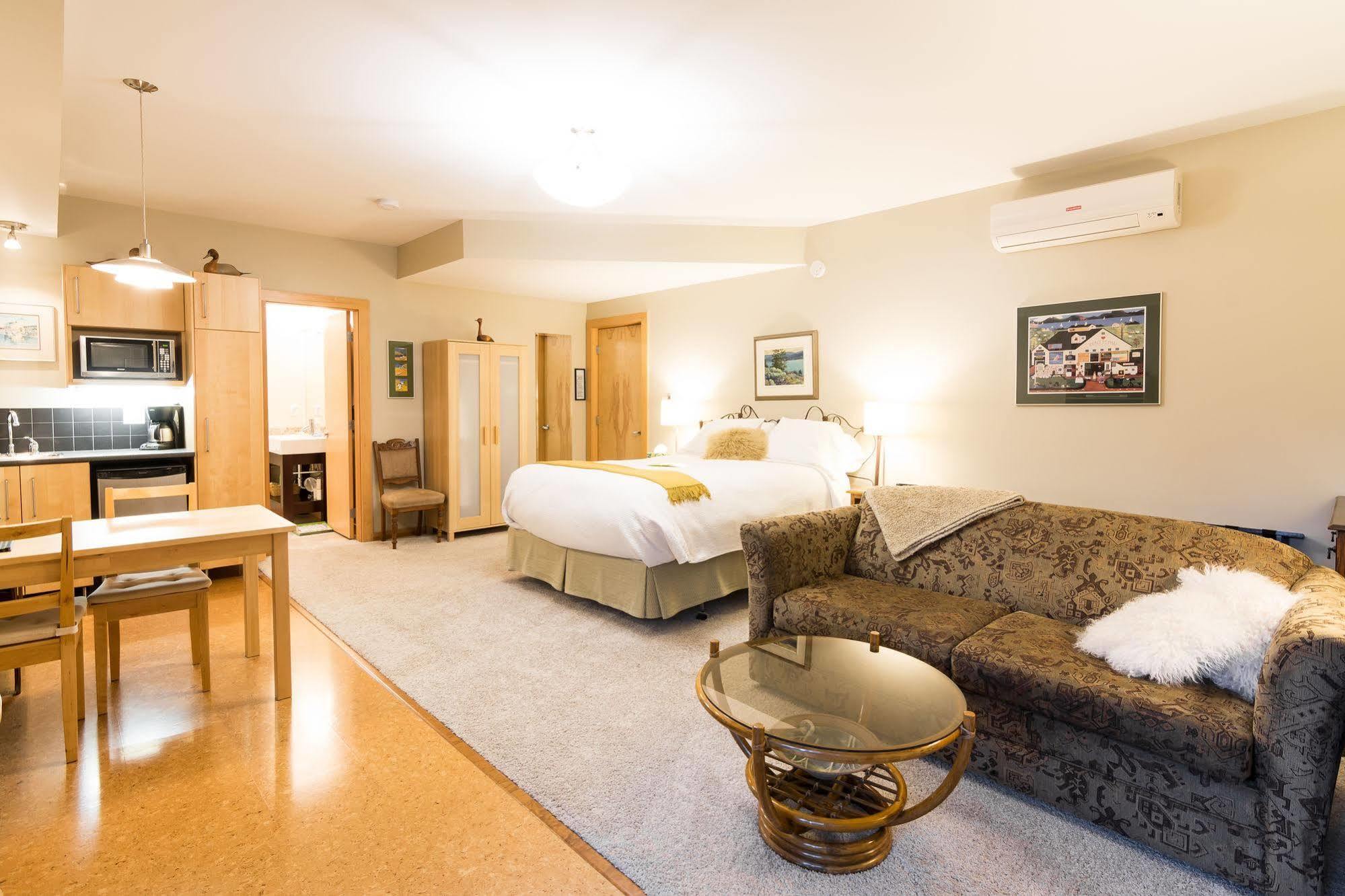Cormier'S Studio Guest Suites Πέντικτον Εξωτερικό φωτογραφία